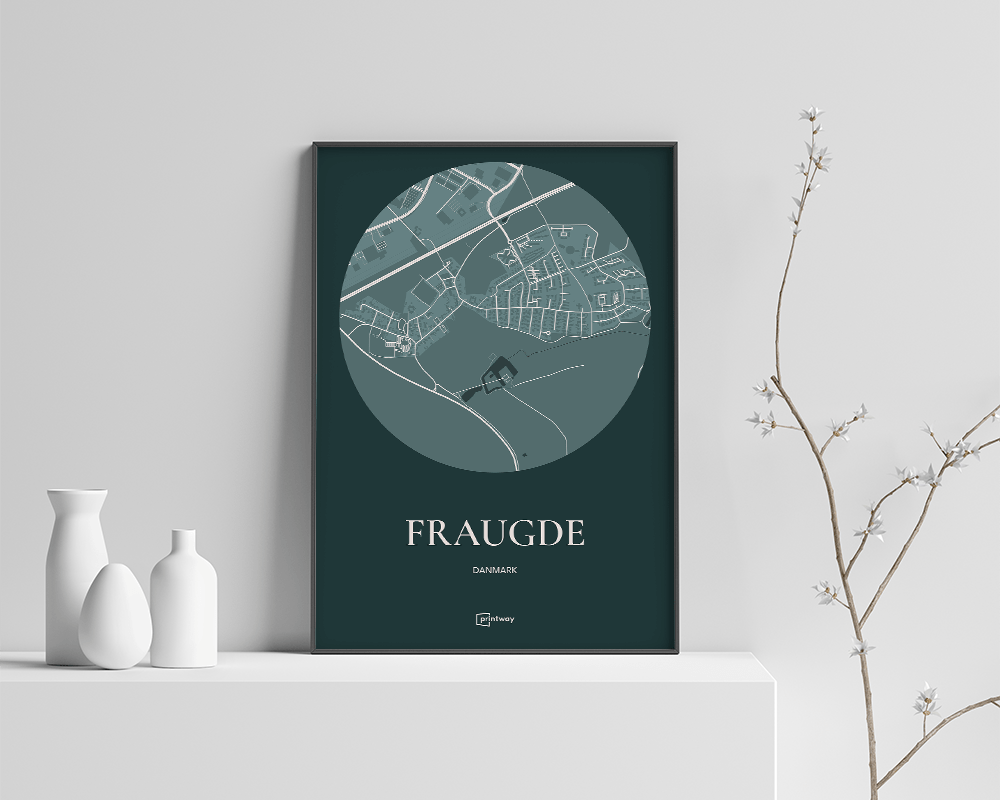 Fraugde Bykort Plakat – Elegant Skovgrøn Vægkunst