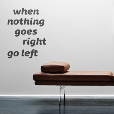 Giv dit hjem liv med Go Left Væggklistermærke!