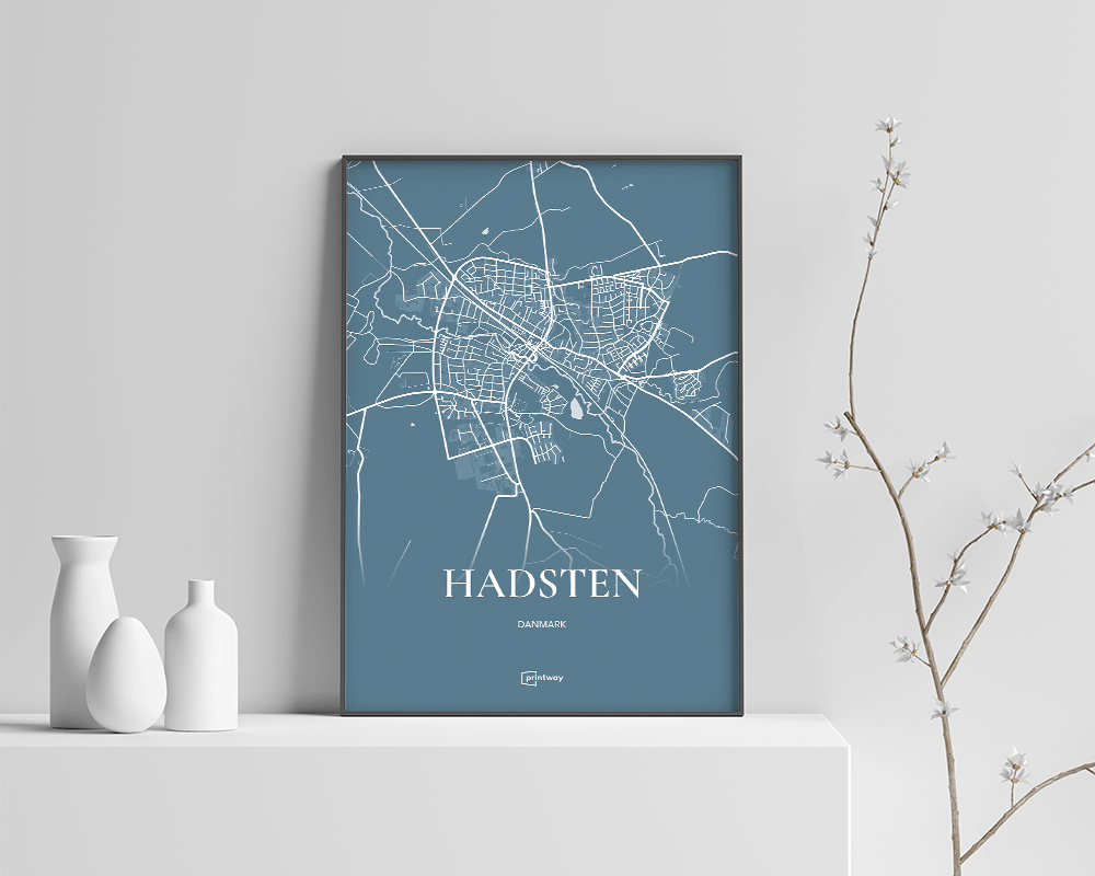 Hadsten Bykort Plakat i Havblå – Minimalistisk Vægkunst