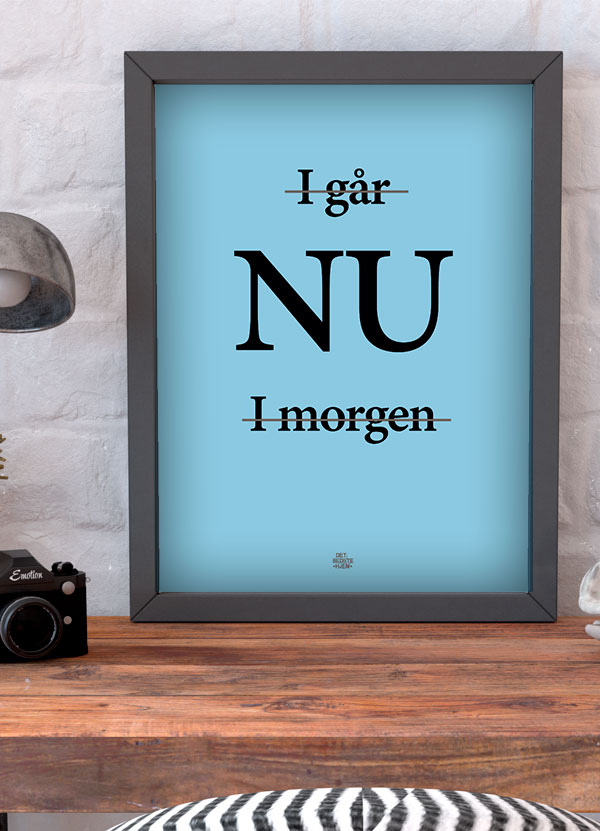 Plakat "Igår, Nu, I Morgen" – Blå A4 29x21 cm