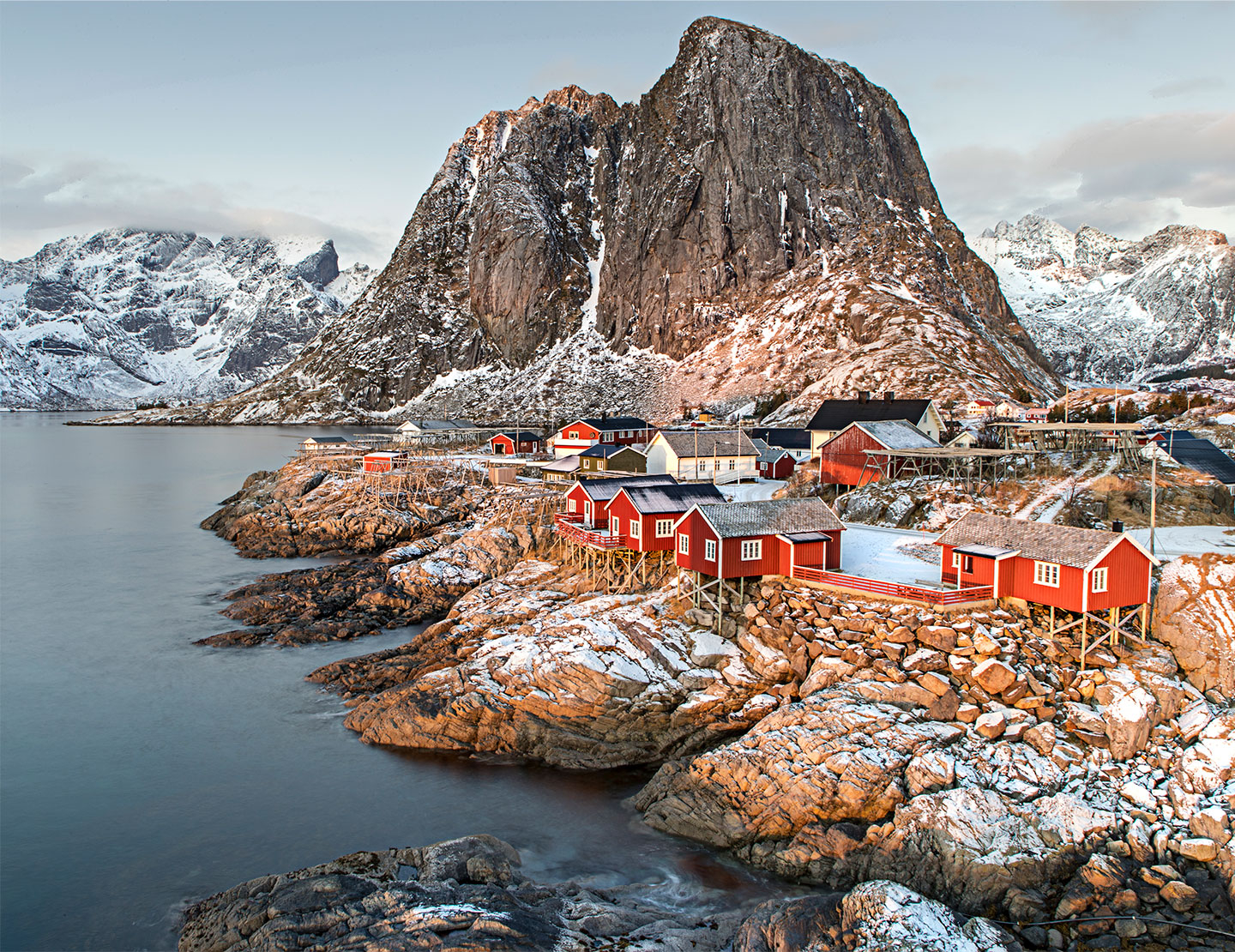 Lofoten Village Fotokunst - Unik Naturoplevelse til Hjemmet
