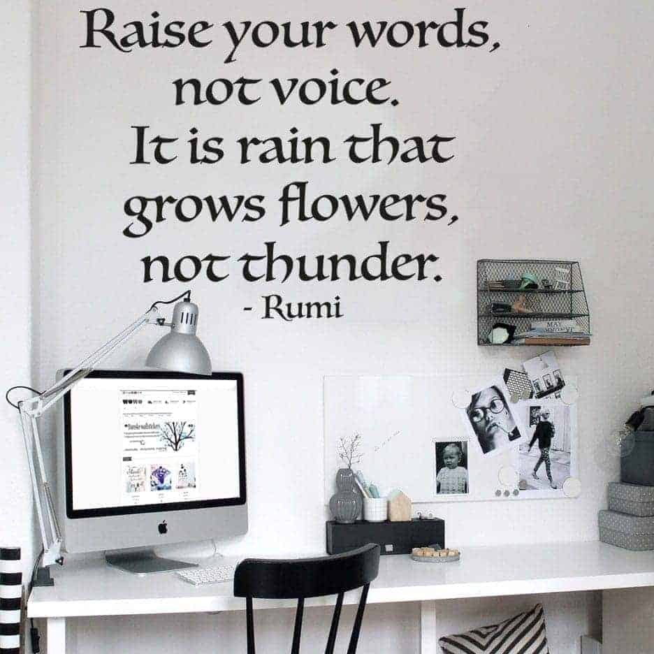 Inspirerende vægdekoration: Raise Your Words Wallsticker
