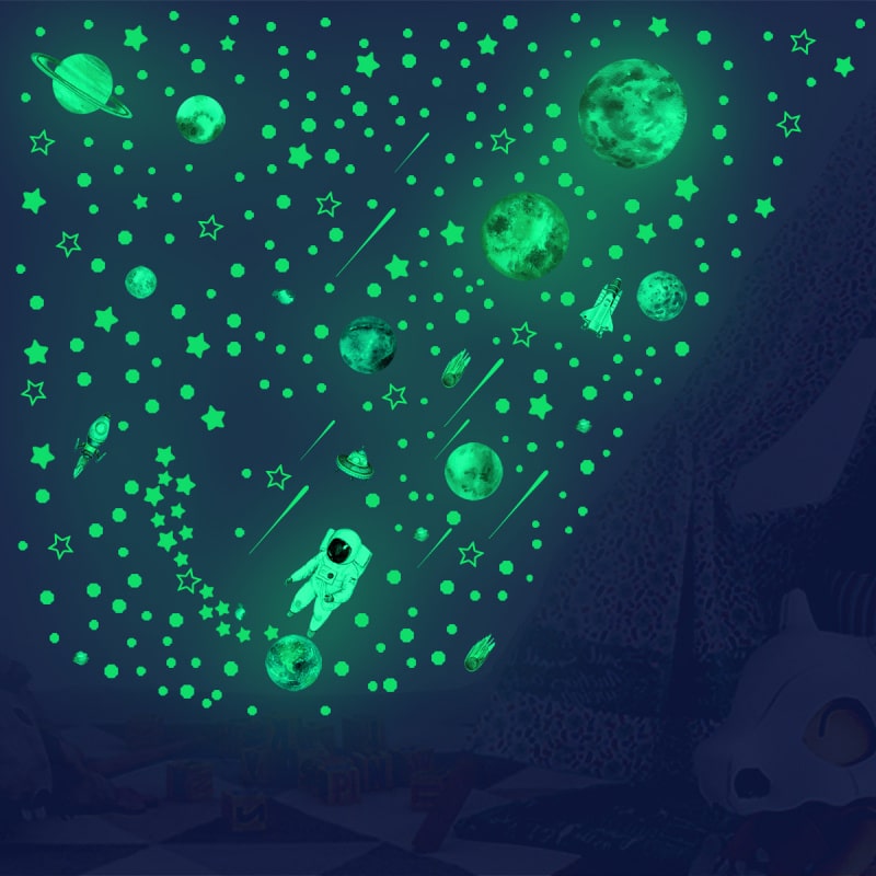 Selvlysende Univers Wallsticker med Planeter og Rumskibe
