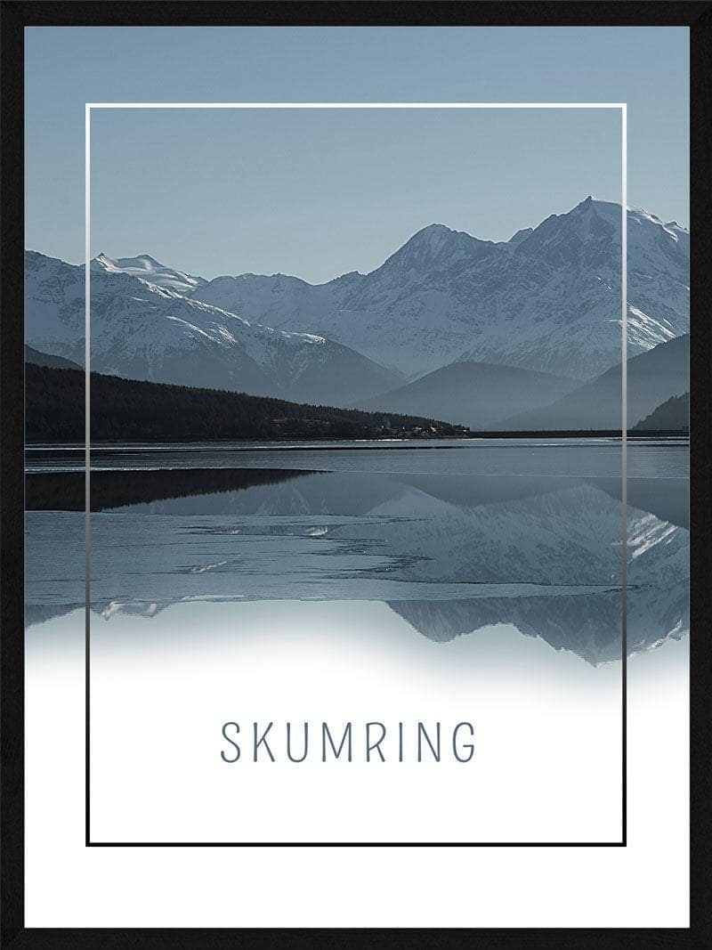Sneklædt Bjerglandskab Plakat – Skab Ro i Dit Hjem