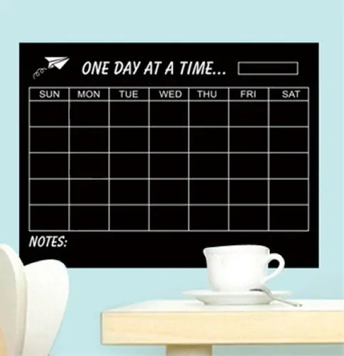 Ugekalender Vægklistermærke med Kridt – Organiser Din Uge!