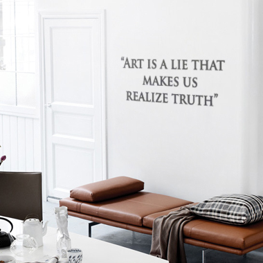 Kunstnerisk Wallsticker – "Art Is A Lie" af Alan Smithee