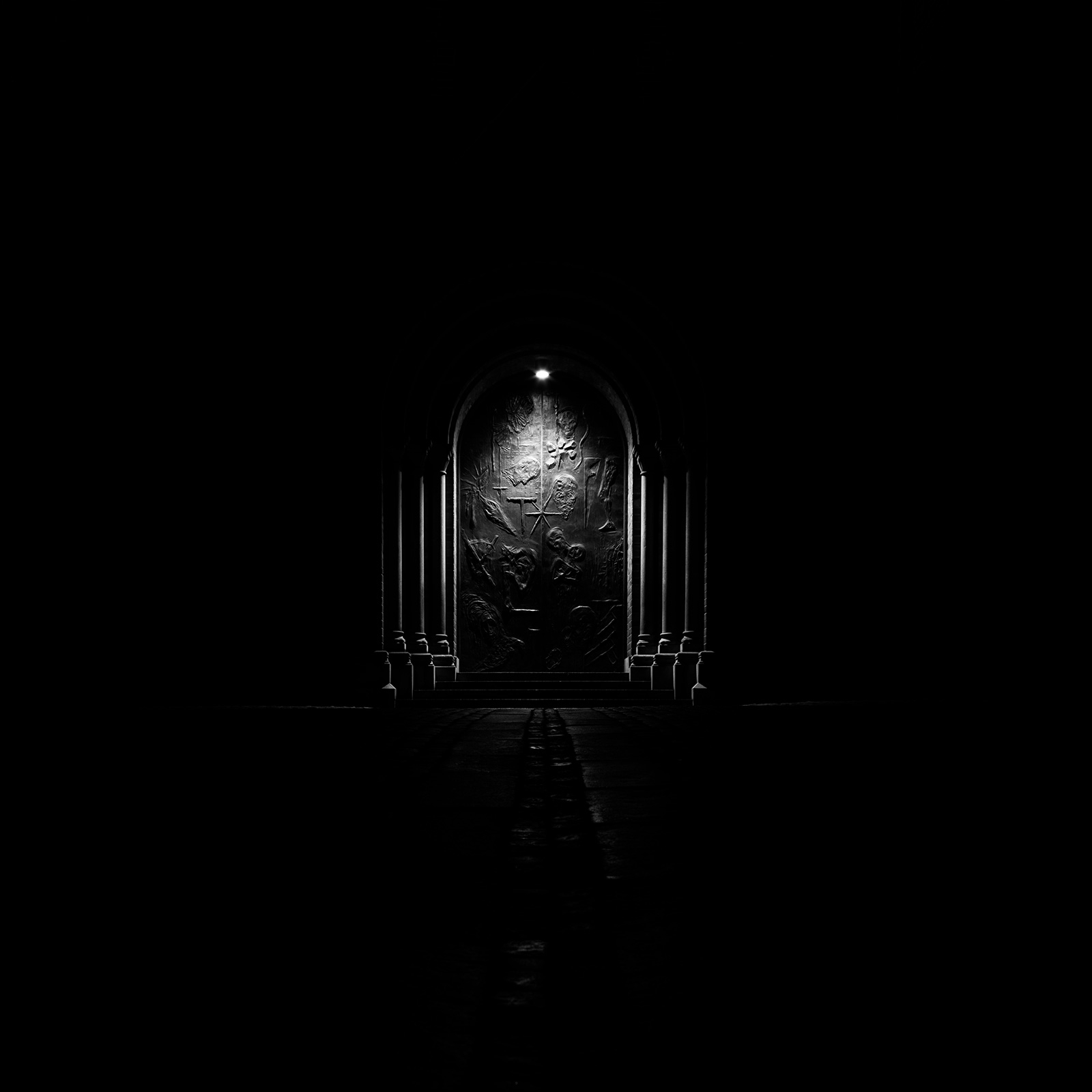 Heavens Door - Sort-hvid Fotokunst af Jakob Evers