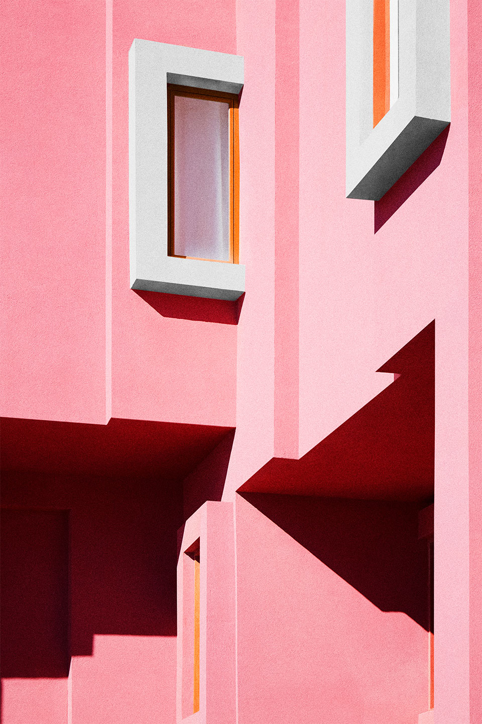 Muralla Roja Fotokunst af Camilla Schmidt – Unik Arkitektur