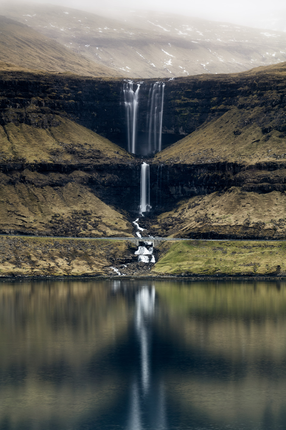 Reflections Foss - Smuk Naturfotokunst af Mikkel Beiter