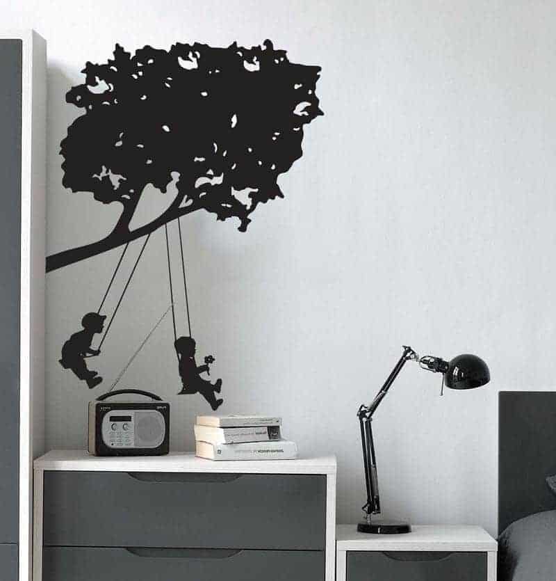 Børn Gynger Under Træ Wallsticker