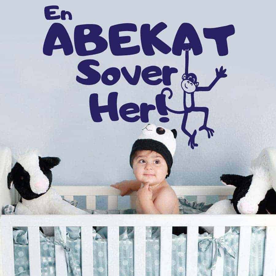 Abekat Sover Her Wallsticker