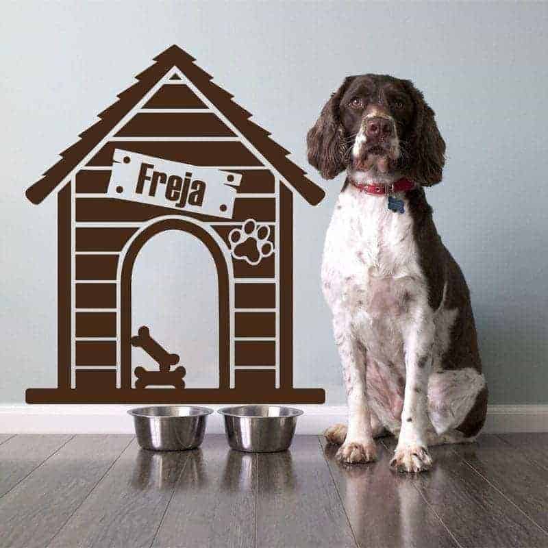 Personligt Vægklistermærke til Hundehus – Gør Dit Hjem Unikt!